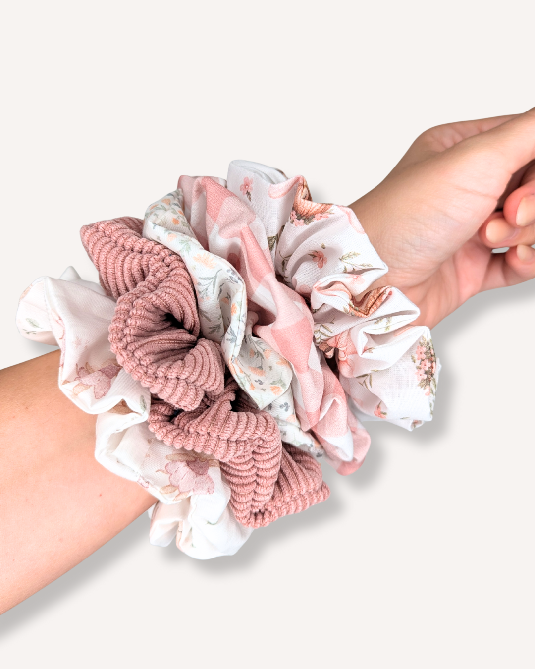 Coletero de pana rosa empolvado