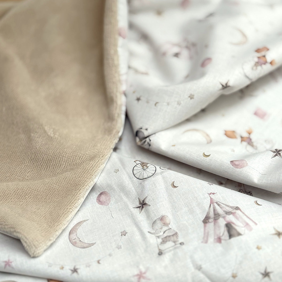 Mantita de bebé para capazo y cochecito Circus rosa